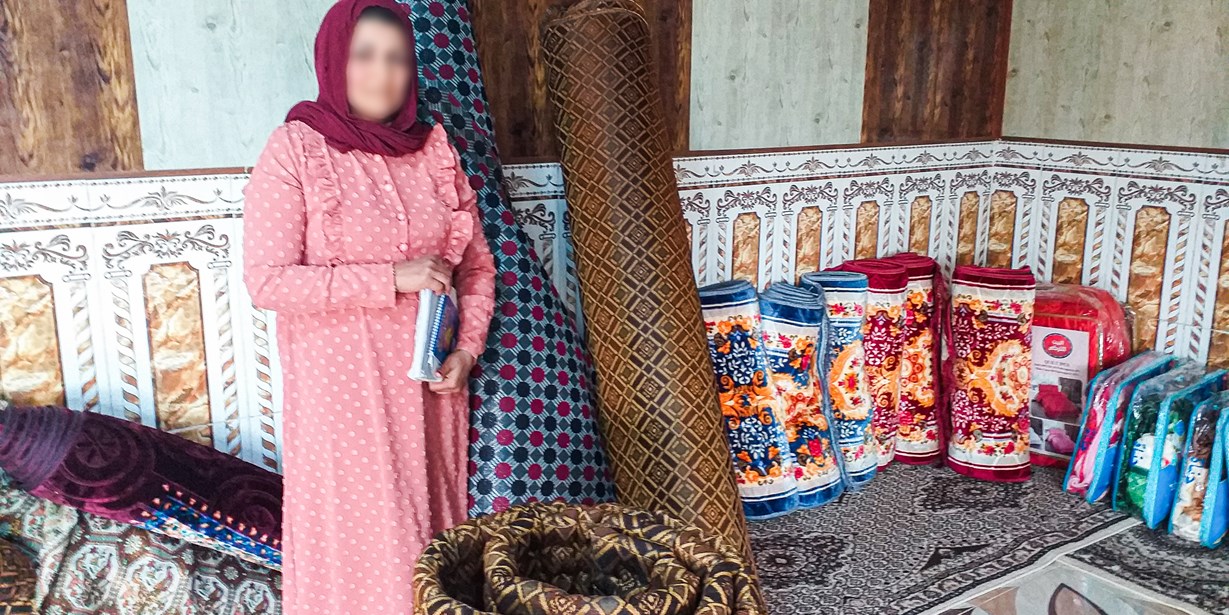 Women DRC has supported with business grants in Salah al-Din Governorate have reported that the support of their brothers or husband has helped them succeed. This includes Safa, who runs a successful tailoring shop.