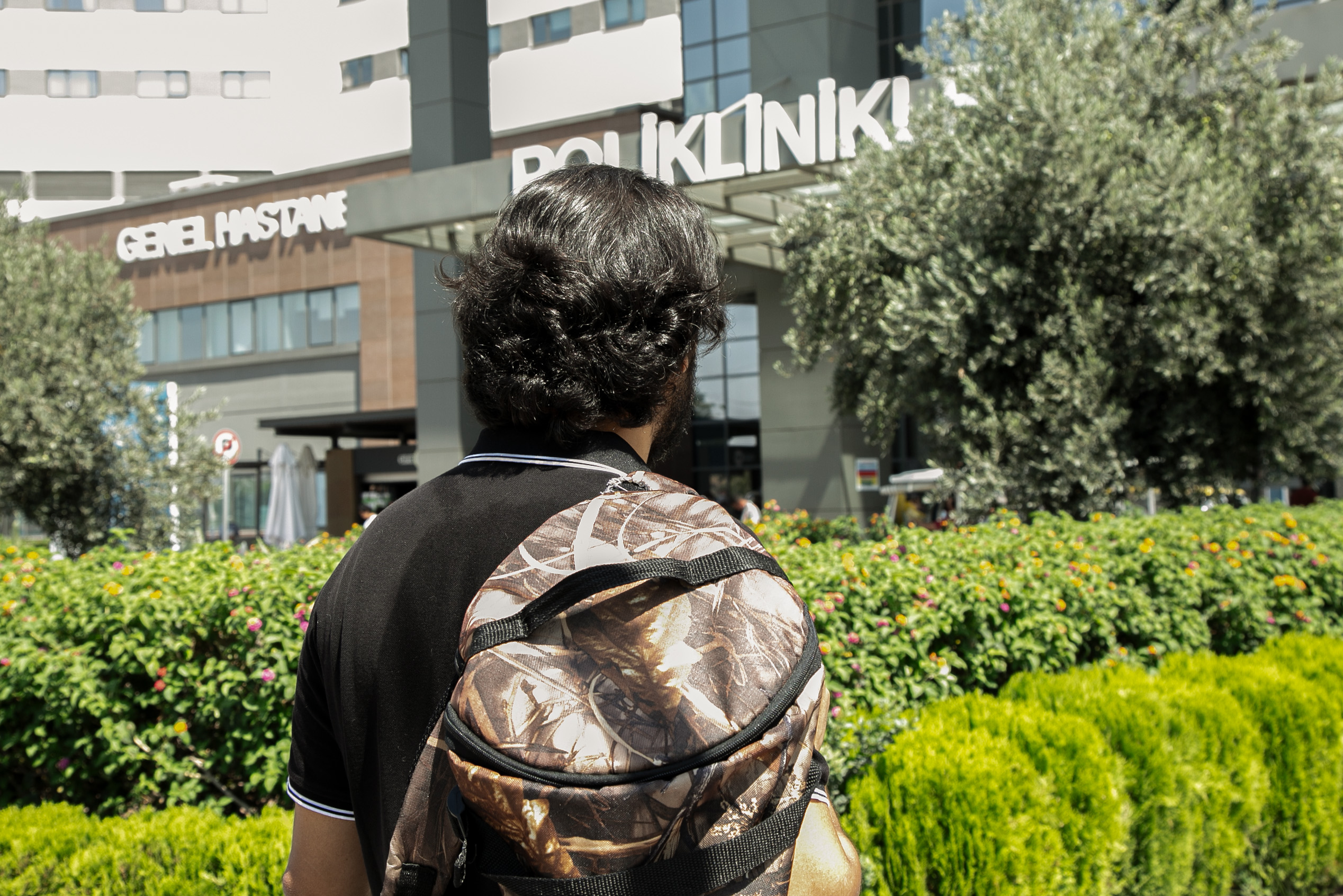 Maher is going to Adana Public Hospital after DRC supported him with transportation. Many refugees in need of healthcare lack the financial resources to pay for transportation to other provinces. 